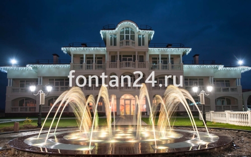 Поющий плоскостной фонтан в отеле